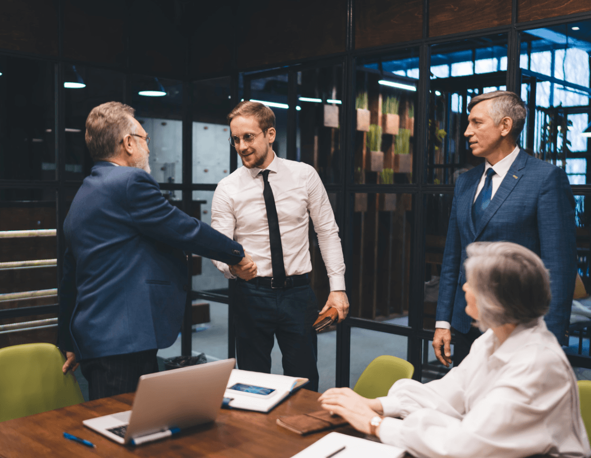 Cover Image for Maximizing Your Earnings: Mastering the Art of Negotiating a Better Pay Package