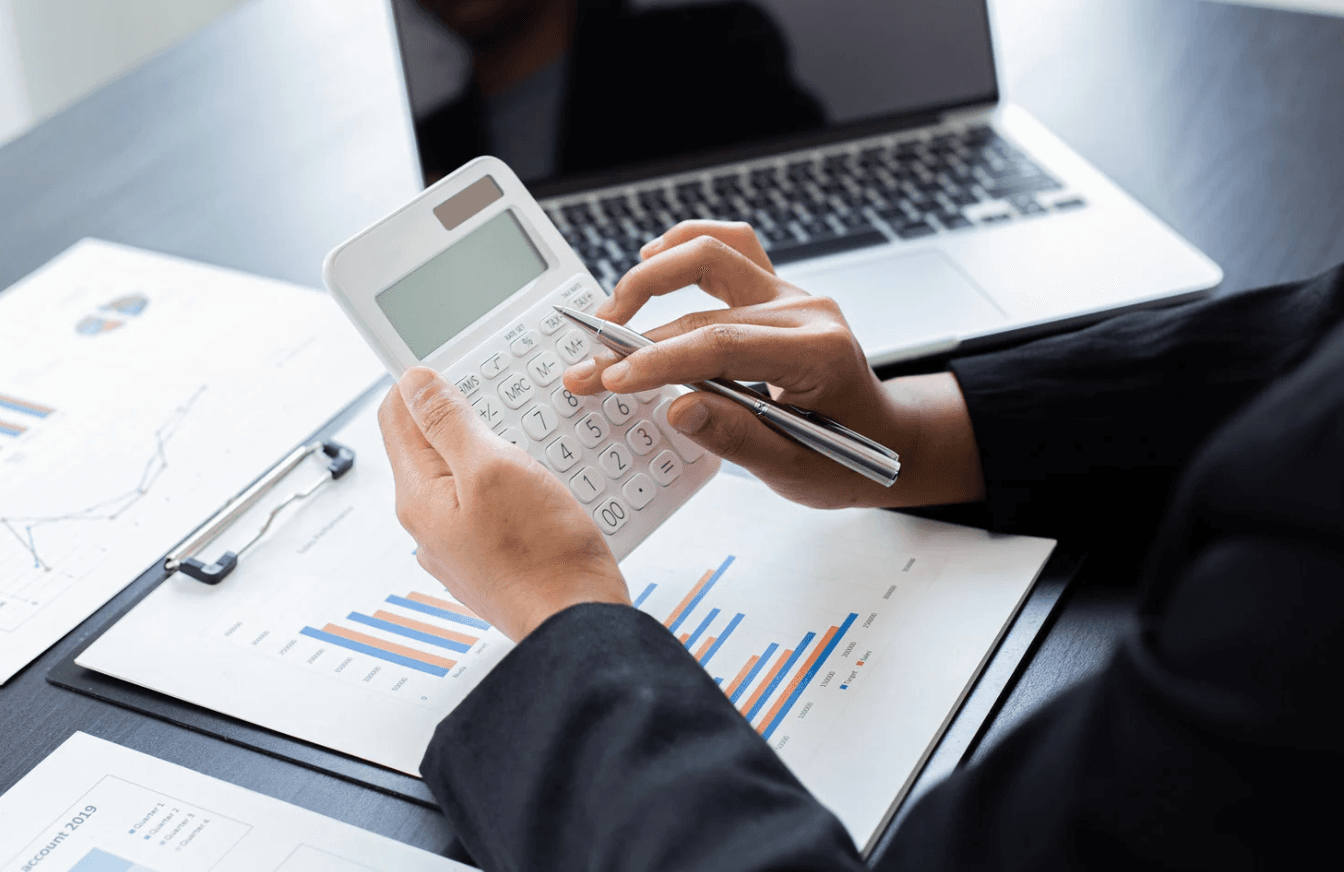 Cover Image for Unraveling the Mystery: How to Calculate Your Long-Term Hourly Wage for Better Budgeting and Job Decisions