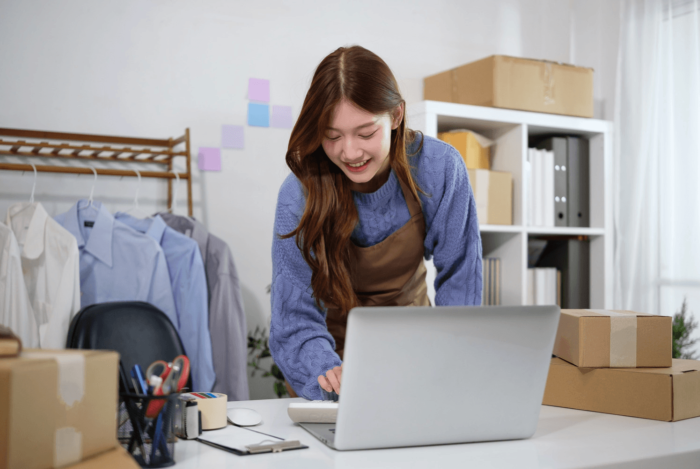 Cover Image for Navigating the Online Market: The Path to Becoming an E-Commerce Manager