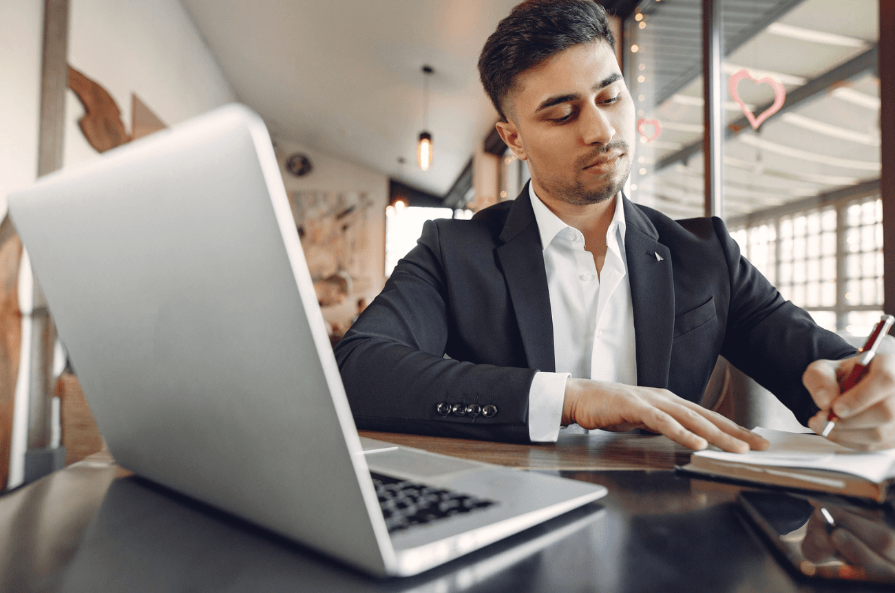 Cover Image for Shifting Careers: 11 Exciting Project Manager Jobs with Endless Possibilities