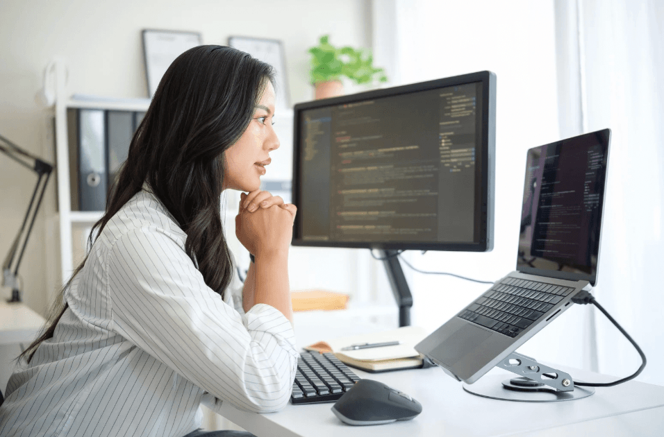 Cover Image for Software Side Hustles: 11 Creative Jobs for Engineers to Make Extra Cash